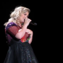 Kelly Clarkson Covers Dolly